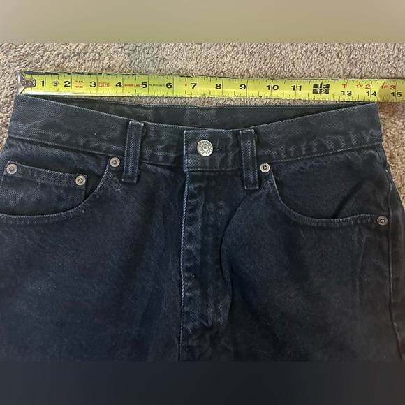 Vintage Calvin Klein Women's Black Denim Shorts Size 8 - Picture 6 of 6